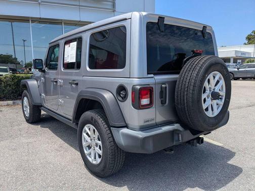 Billet Silver Metallic Clearcoat 2021 Jeep Wrangler Willys
