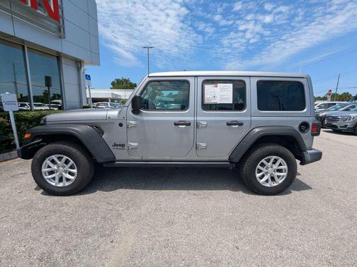 Billet Silver Metallic Clearcoat 2021 Jeep Wrangler Willys