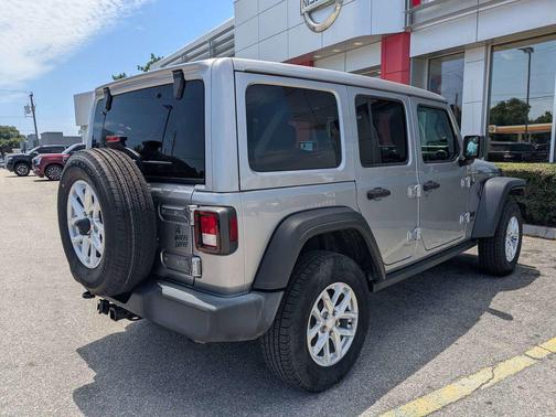 Billet Silver Metallic Clearcoat 2021 Jeep Wrangler Willys