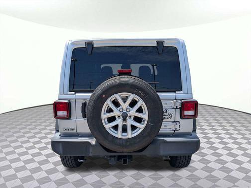 Billet Silver Metallic Clearcoat 2021 Jeep Wrangler Willys