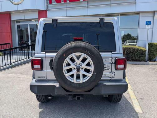Billet Silver Metallic Clearcoat 2021 Jeep Wrangler Willys
