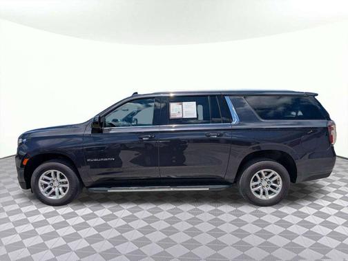 Dark Ash Metallic 2023 Chevrolet Suburban LT