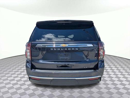 Dark Ash Metallic 2023 Chevrolet Suburban LT