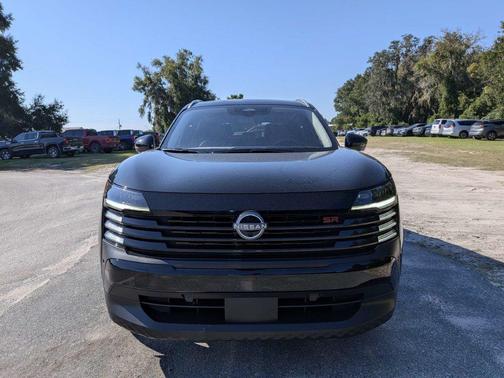 Super Black 2027 Nissan Kicks SR