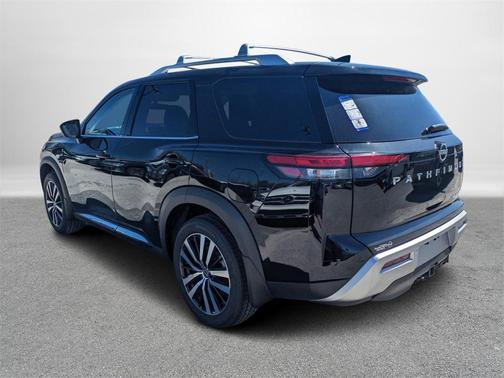 2025 Nissan Pathfinder Platinum FWD