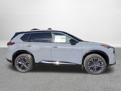 Boulder Gray Pearl/Super Black 2026 Nissan Rogue Platinum