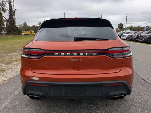 2023 Porsche Macan Base