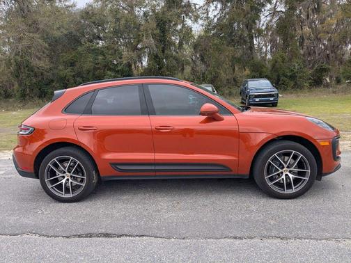 2023 Porsche Macan Base