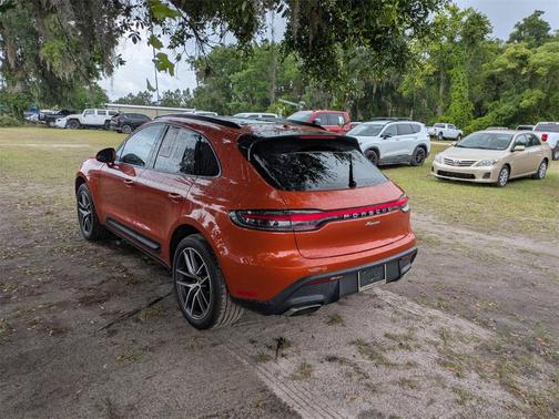 2023 Porsche Macan Base