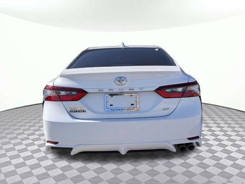 White 2022 Toyota Camry SE