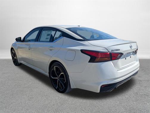 2025 Nissan Altima SR FWD