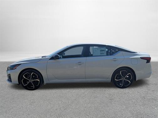 2025 Nissan Altima SR FWD