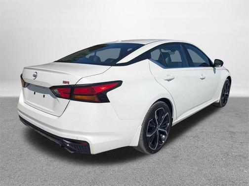 2025 Nissan Altima SR FWD