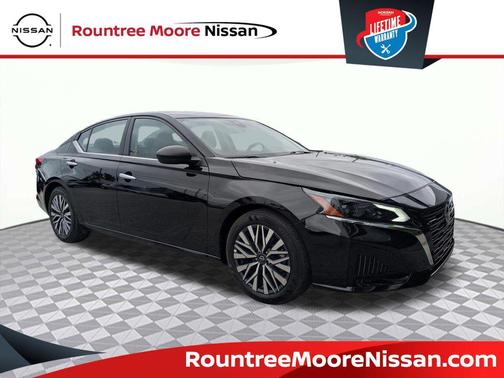 Super Black 2025 Nissan Altima 2.5 SV