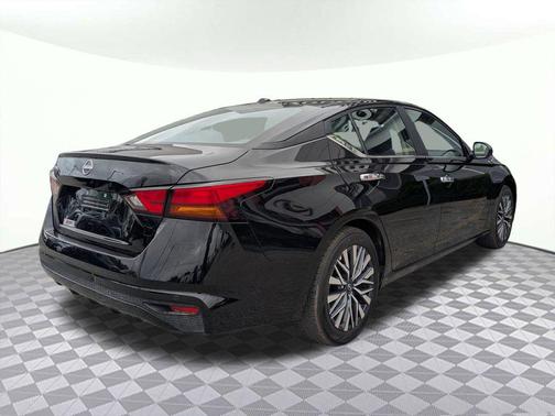 Super Black 2025 Nissan Altima 2.5 SV