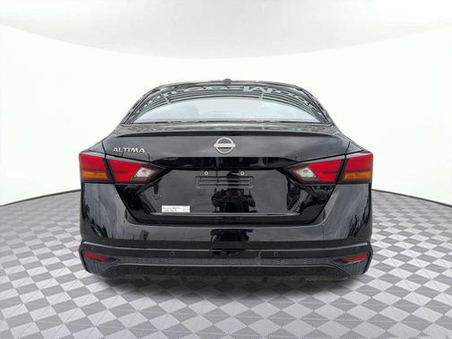 Super Black 2025 Nissan Altima 2.5 SV