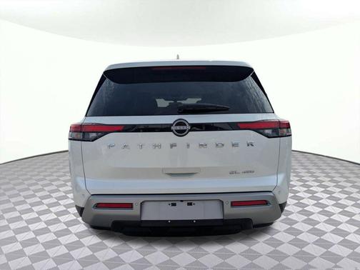 Pearl White Tricoat 2023 Nissan Pathfinder SL 4WD