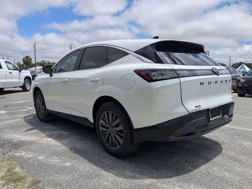 Everest White Pearl Tricoat 2026 Nissan Murano SL