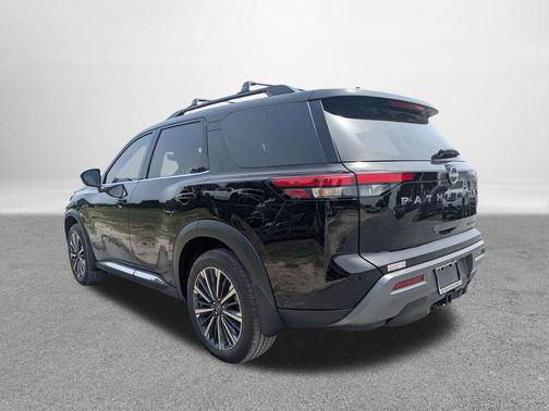 Super Black 2026 Nissan Pathfinder Platinum