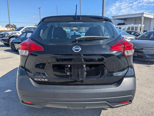 2019 Nissan Kicks S