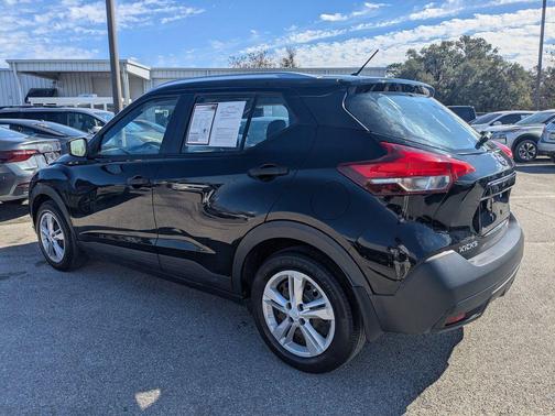 2019 Nissan Kicks S