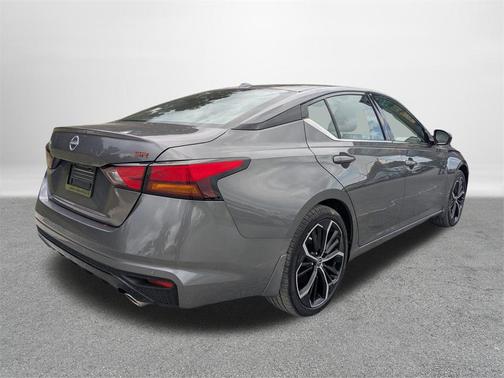 2025 Nissan Altima SR FWD