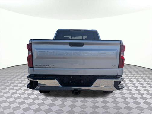 Silver Ice Metallic 2019 Chevrolet Silverado 1500 LT