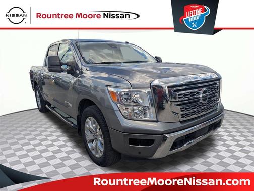 2020 Nissan Titan SV