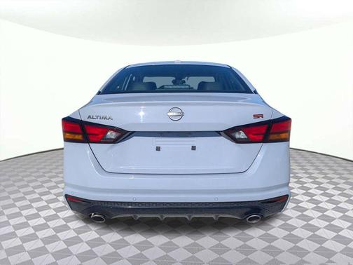 2024 Nissan Altima SR FWD