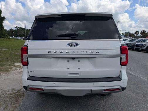 OXFORD WHITE 2024 Ford Expedition XLT