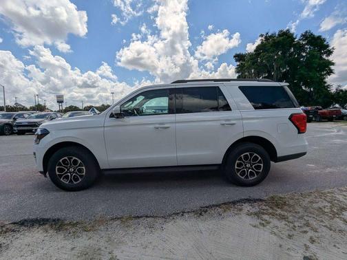 OXFORD WHITE 2024 Ford Expedition XLT