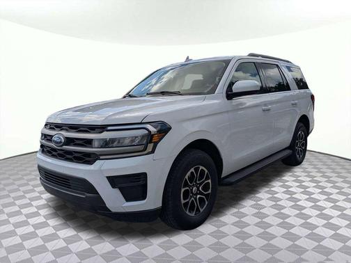 OXFORD WHITE 2024 Ford Expedition XLT