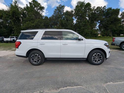 OXFORD WHITE 2024 Ford Expedition XLT