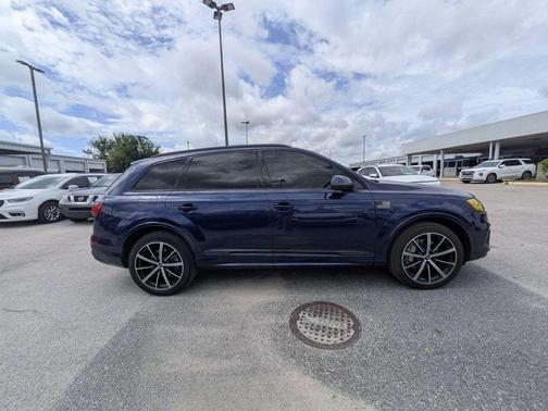 Navarra Blue Metallic 2021 Audi Q7 55 Premium Plus