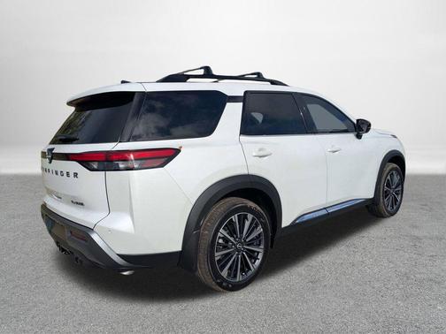 Everest White Pearl Tricoat 2026 Nissan Pathfinder Platinum