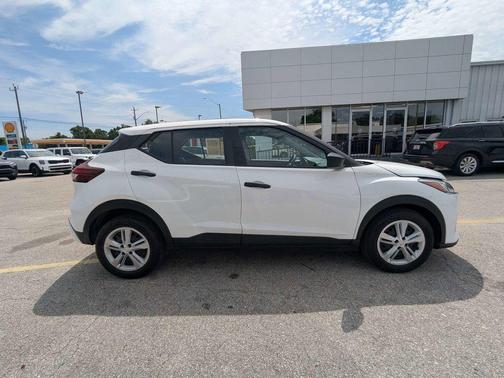 Fresh Powder 2024 Nissan Kicks S