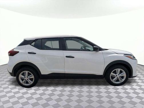 Fresh Powder 2024 Nissan Kicks S