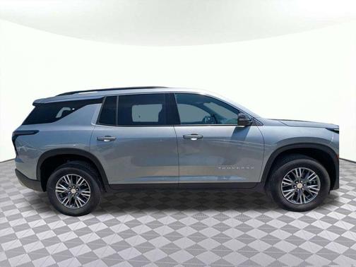 Sterling Gray Metallic 2026 Chevrolet Traverse LT