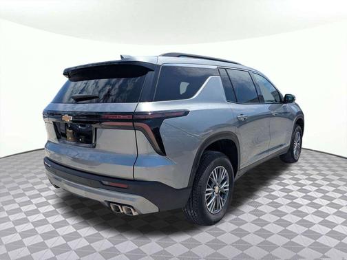 Sterling Gray Metallic 2026 Chevrolet Traverse LT