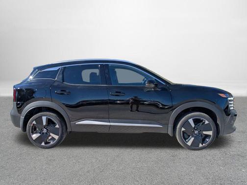 Super Black 2026 Nissan Kicks SR
