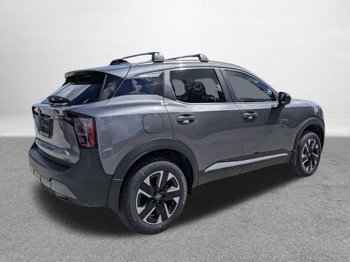 Gun Metallic 2027 Nissan Kicks SV