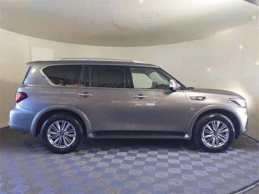 Photo 3 of 31 of 2020 INFINITI QX80 Luxe