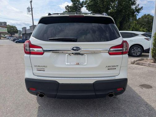 Crystal White Pearl 2022 Subaru Ascent Touring 7-Passenger