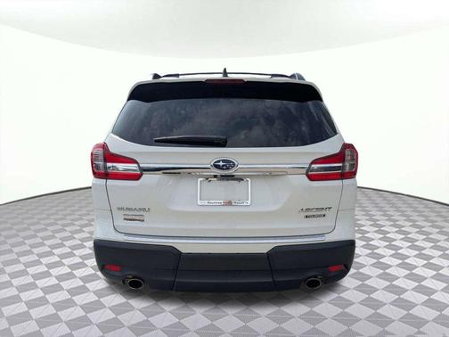 Crystal White Pearl 2022 Subaru Ascent Touring 7-Passenger