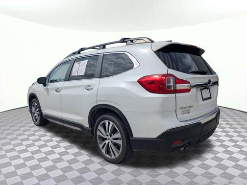 Crystal White Pearl 2022 Subaru Ascent Touring 7-Passenger