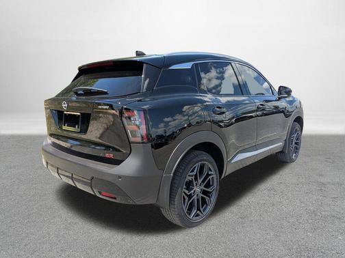 Super Black 2026 Nissan Kicks SR