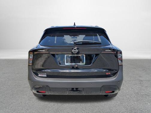 Super Black 2026 Nissan Kicks SR
