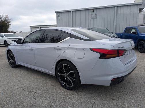 2025 Nissan Altima SR FWD