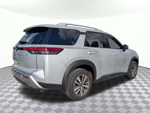 2024 Nissan Pathfinder SL 4WD