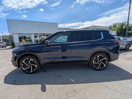 Alloy Silver Metallic 2024 Mitsubishi Outlander SE Black Edition S-AWC